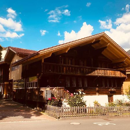Gemuetliches Zuhause Mit Ausblick Apartment Wilderswil Ngoại thất bức ảnh